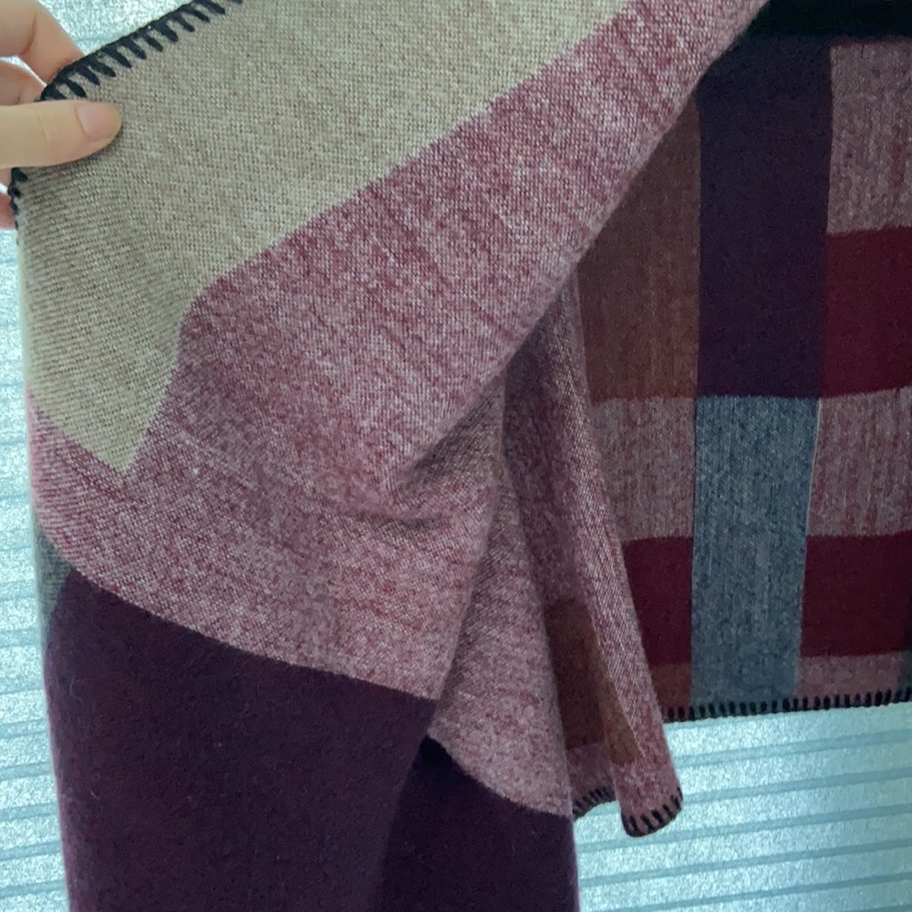 Geometric shawl - Picture 3 of 4
